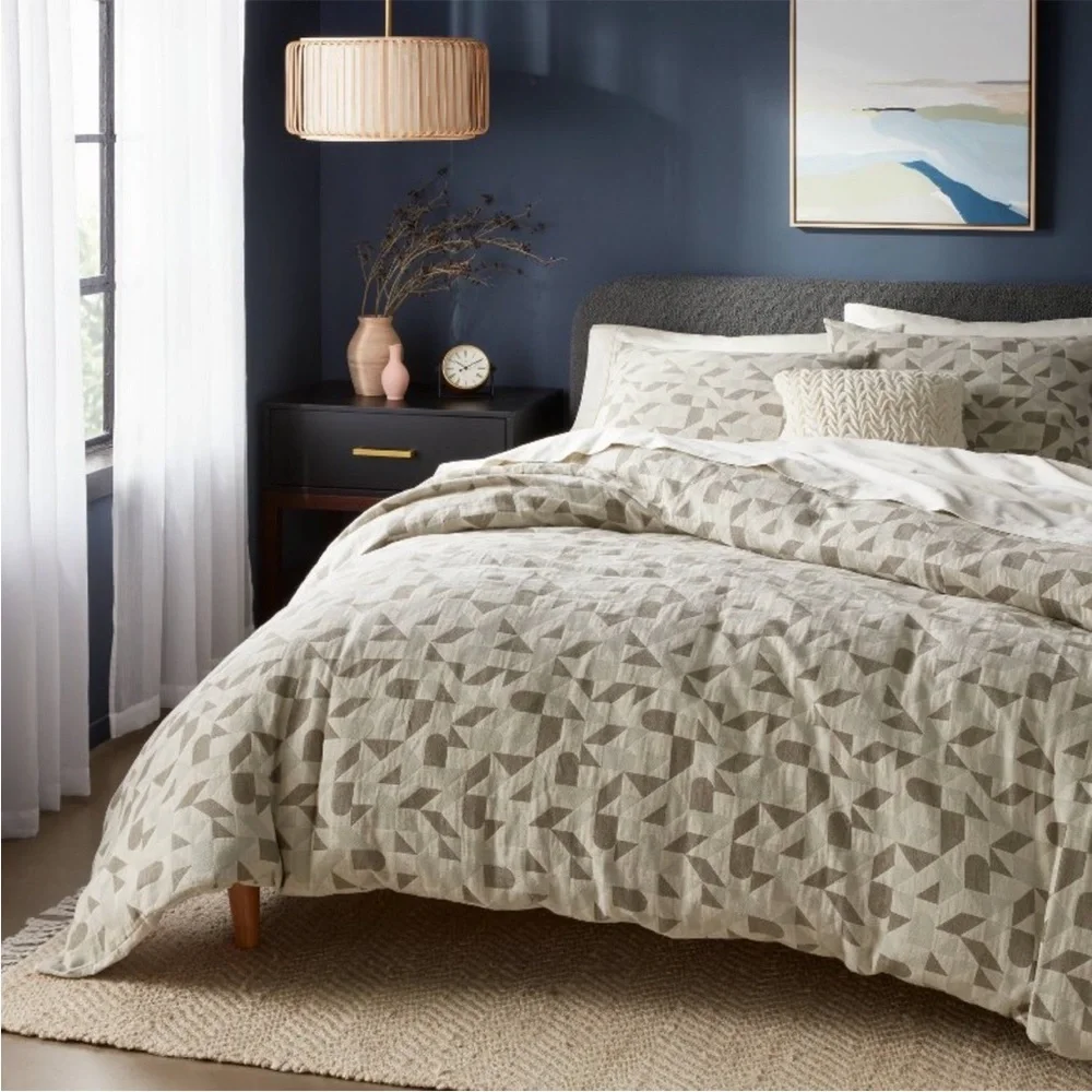 THRESHOLD NWT geo matelasse duvet & sham set -dark olive full/queen